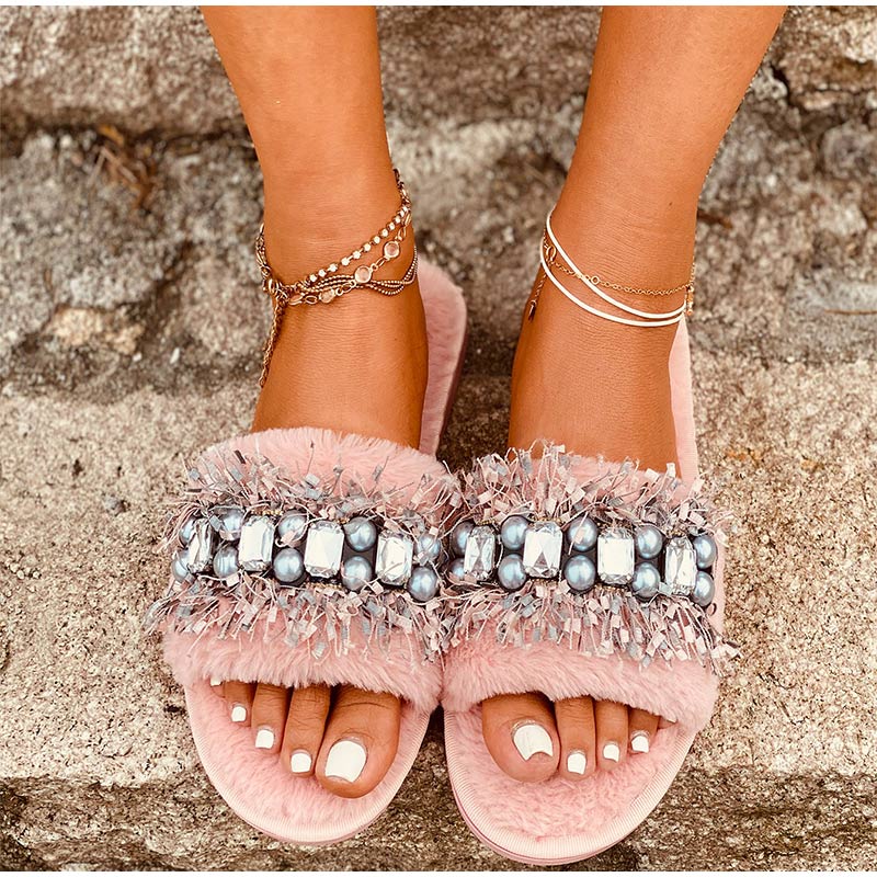 Pantoufles de luxe en peluche et fourrure perlées