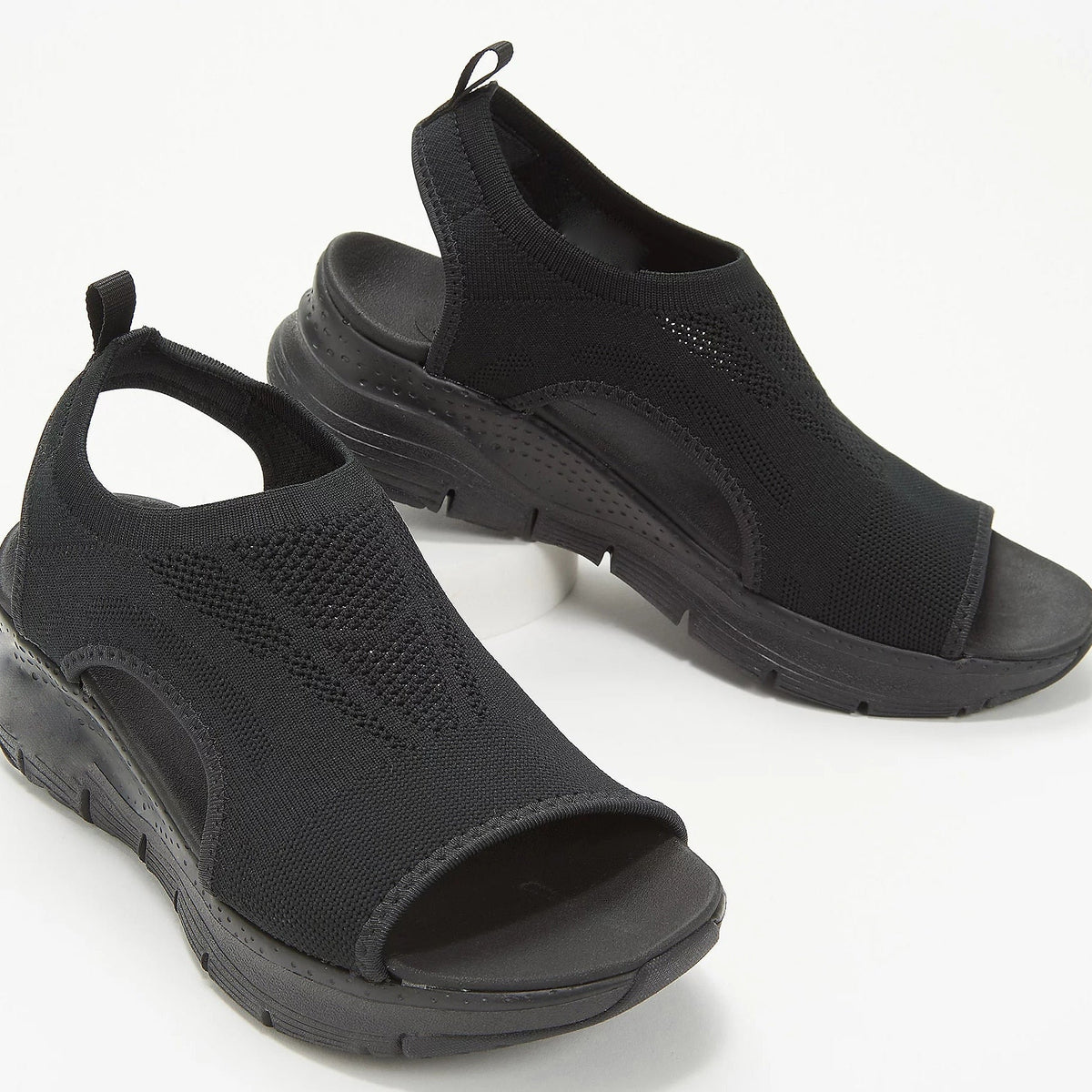 Ausgehöhlte Slip-On-Sandalen mit offener Zehenpartie
