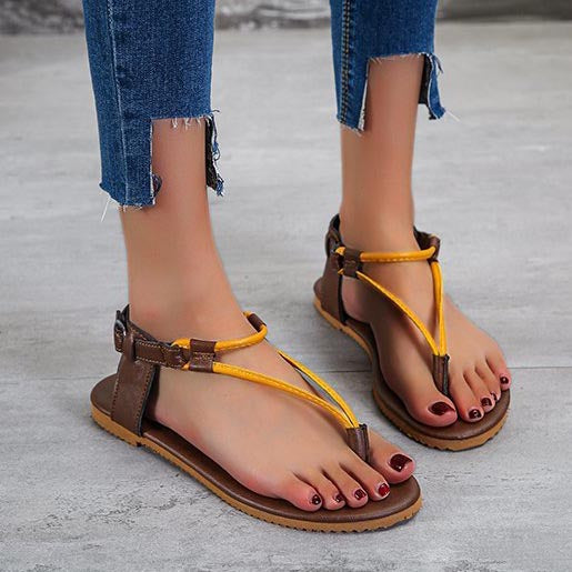 Flache Flip-Flop-Sandalen mit dreieckigem Riemen
