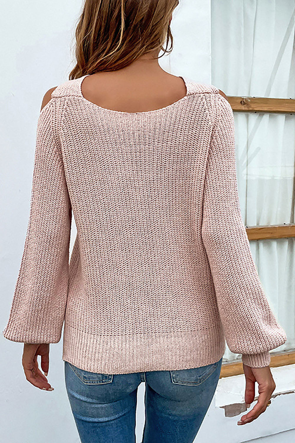 Off-Shoulder-Strickpullover mit Kreuzhalter und Ballonärmeln