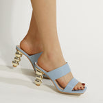 Geformte, galvanisierte Sandalen mit rundem Kugelabsatz