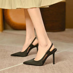 Französische Stiletto-Pantoletten mit spitzer Zehenpartie