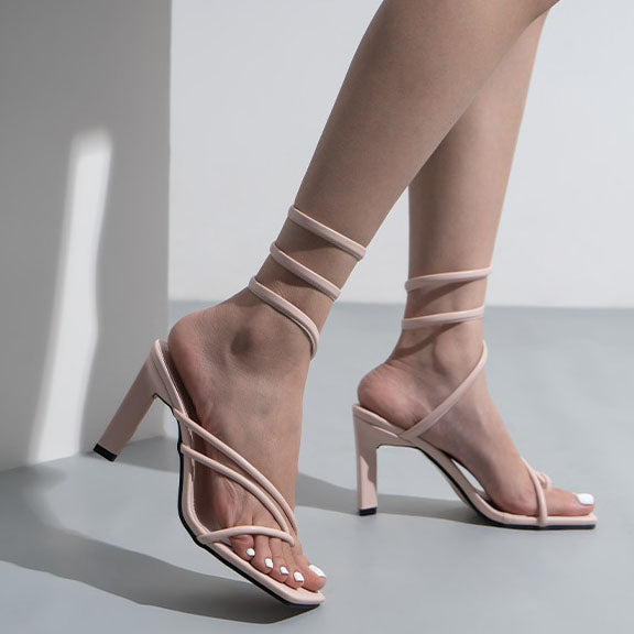 Umlaufende Flip-On-Stiletto-Sandalen