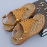 Schicke Flip-Flops mit Fransen und Keilabsatz