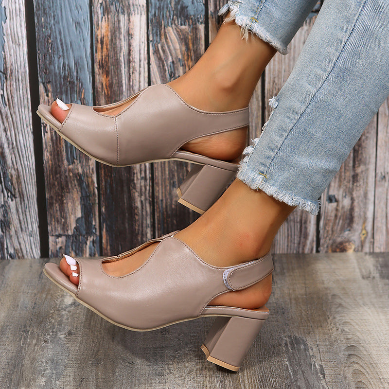 Grosses sandales Velcro à bout ouvert