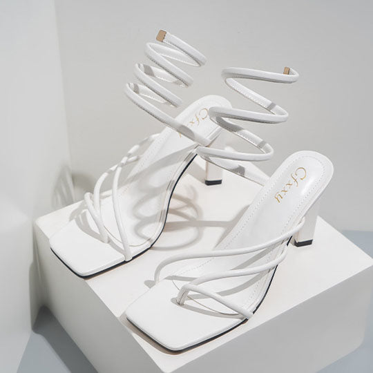 Umlaufende Flip-On-Stiletto-Sandalen