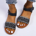 Klettverschluss-Sandalen mit zarter Sohle und Strasssteinen