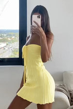 Neckholder-Kleid aus gestricktem Fleece mit Bindeband