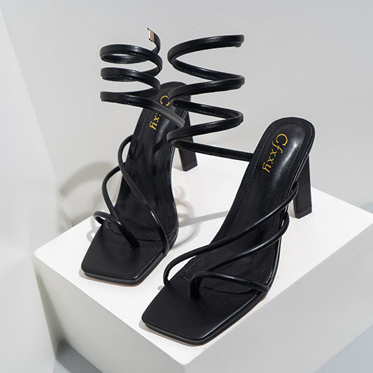 Umlaufende Flip-On-Stiletto-Sandalen