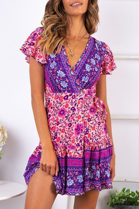 Ethnisches Mini-Bohemian-Kleid mit V-Ausschnitt