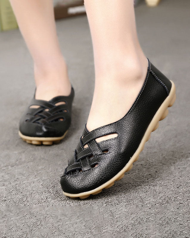 Hohle flache Schuhe aus weichem Leder und Gummi
