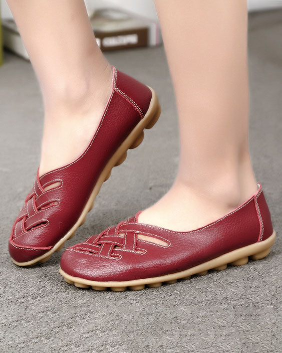 Hohle flache Schuhe aus weichem Leder und Gummi