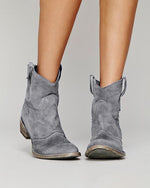 Riviera Coast Comfortable low-heeled boots