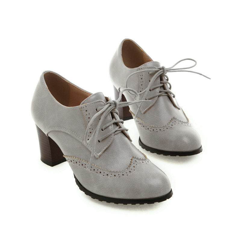 Hochhackige Schnür-Brogues