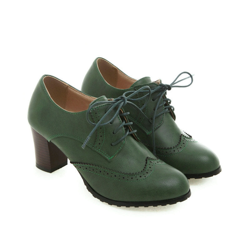 Hochhackige Schnür-Brogues