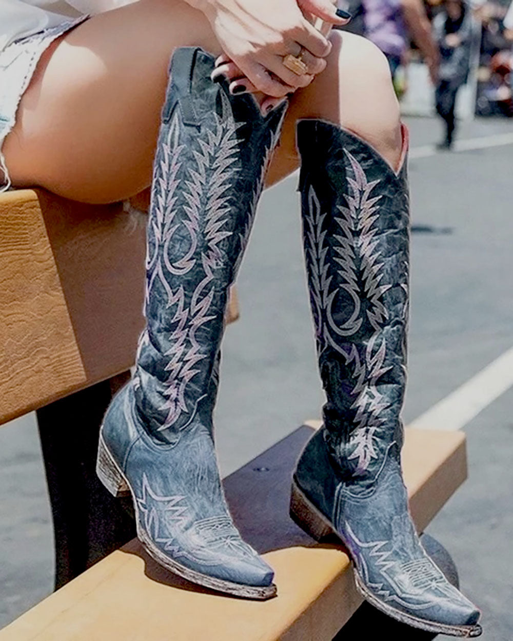 Botas vintage bordadas de salto baixo