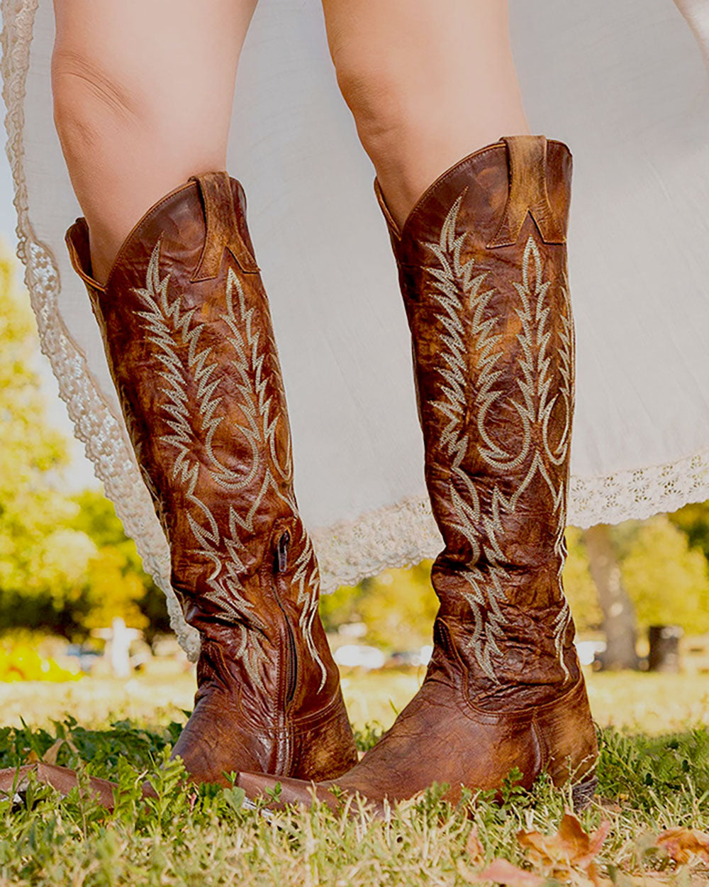 Botas vintage bordadas de salto baixo