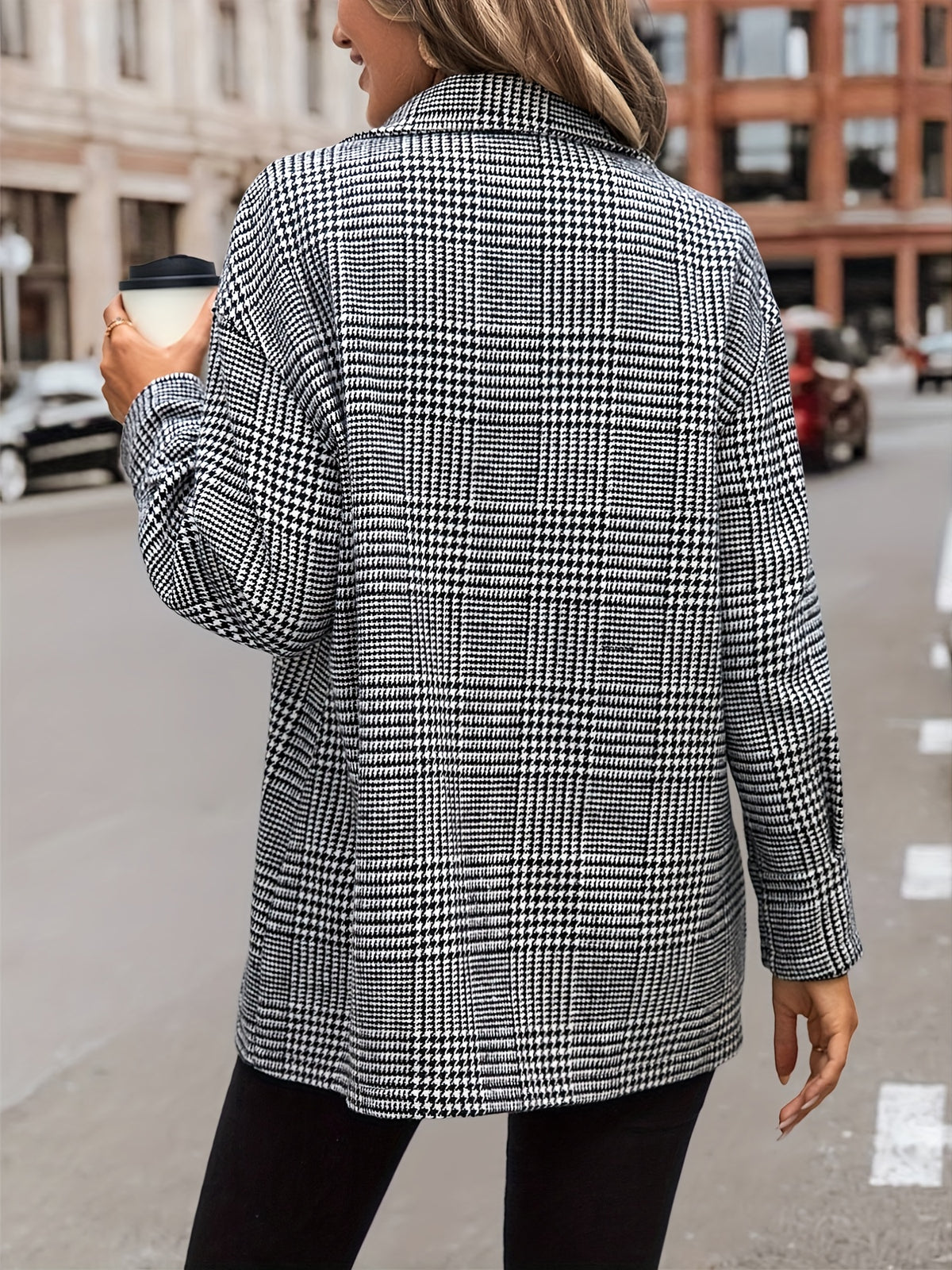 Einreihige Jacke mit Hahnentrittmuster und Pattentaschen