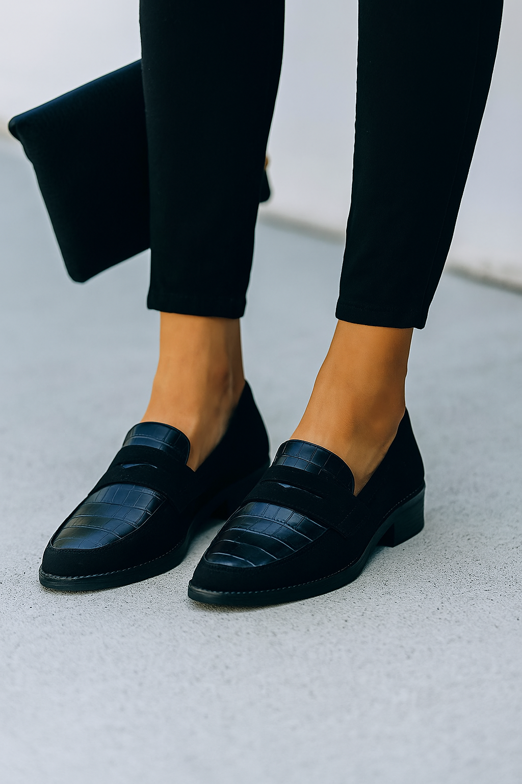 Schwarze Mary Jane Schuhe mit Krokodilmuster
