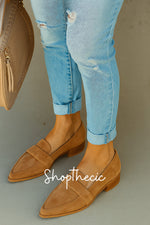 Preppy Wildlederschuhe mit niedrigem Absatz und spitzer Zehenpartie