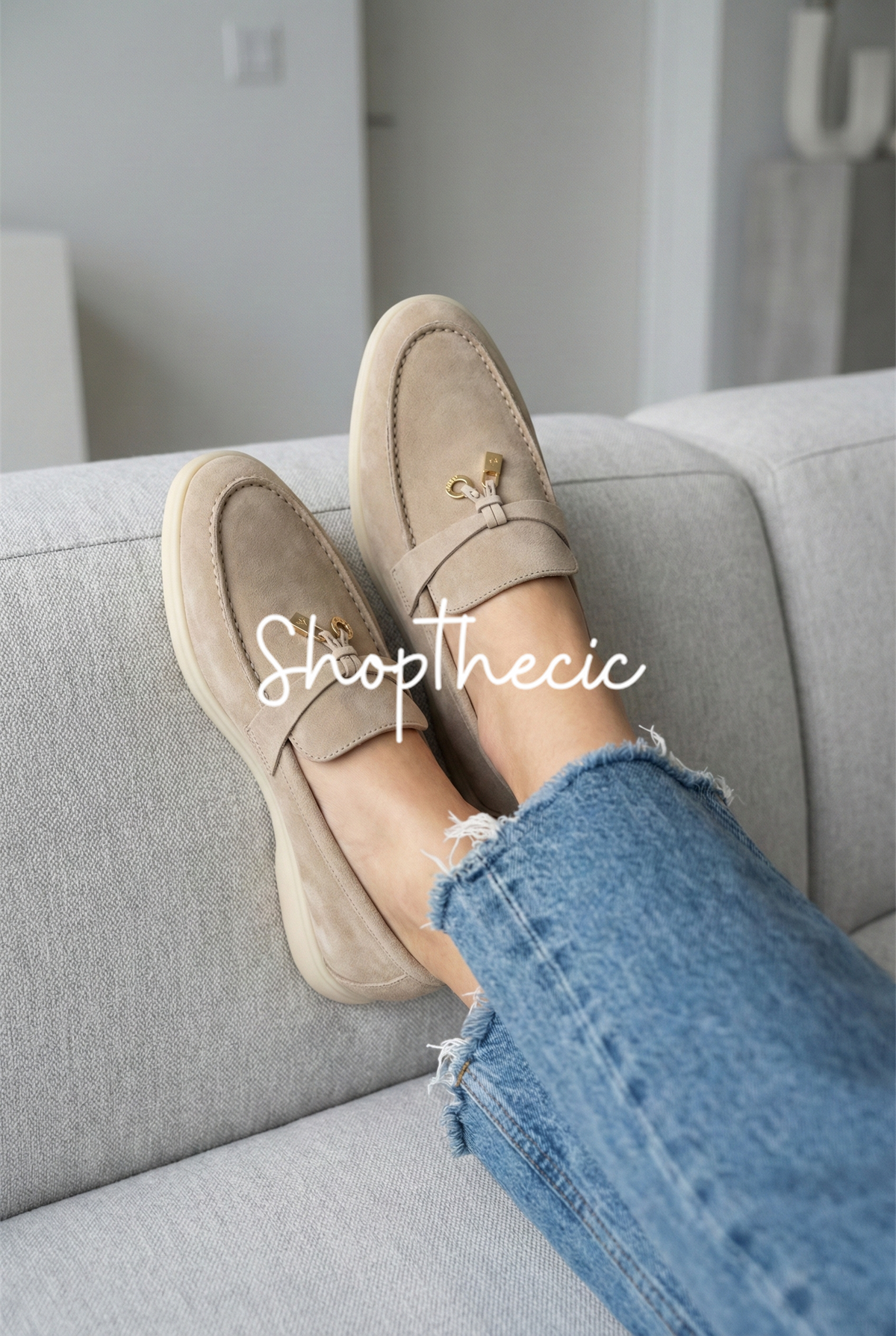 Classic apricot tassel buckle slip-on loafers