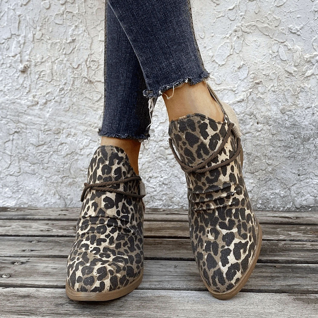 Botas de leopardo con punta en punta de lona rugosa