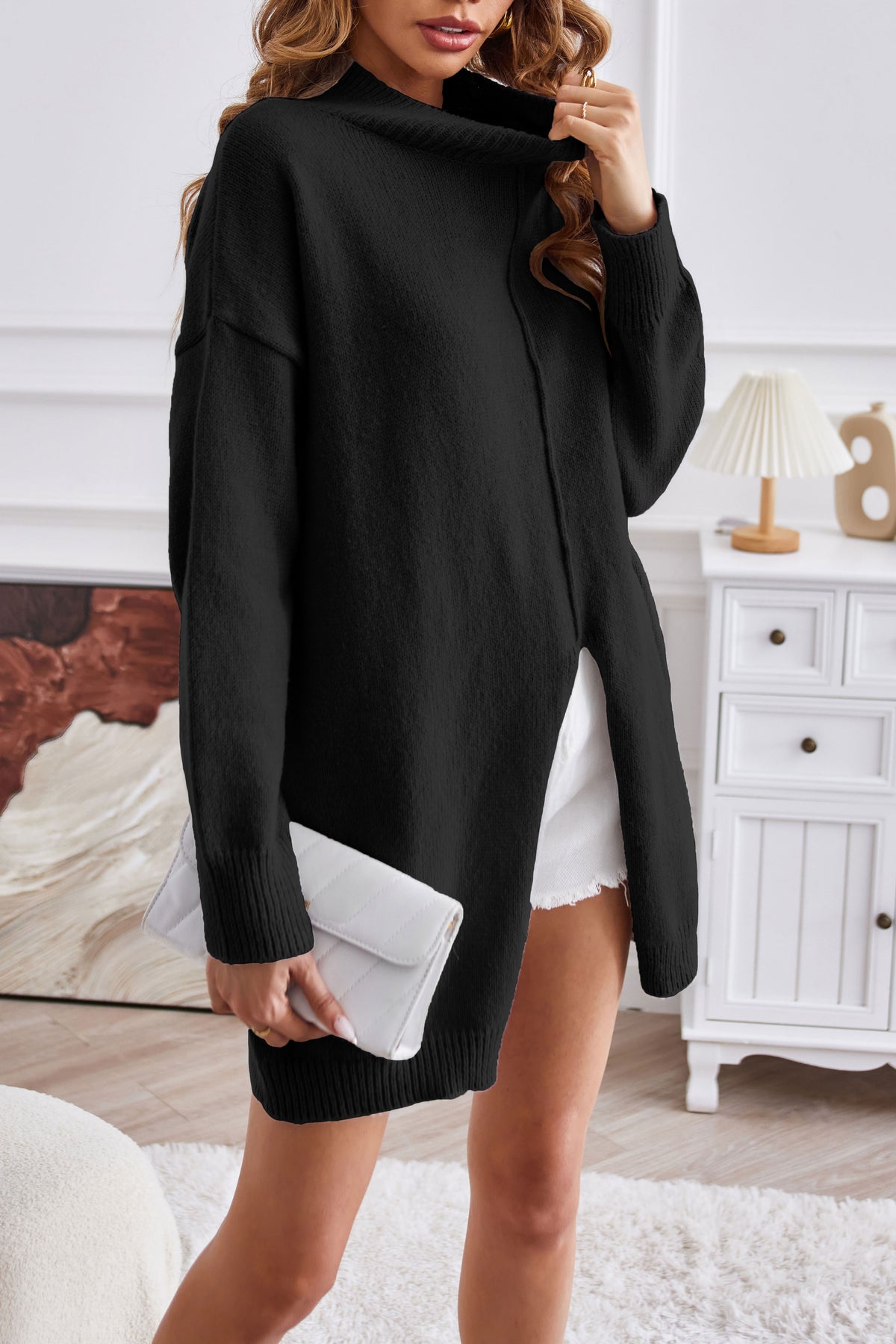 Mittellanger Schlitzpullover mit halbem Rollkragen