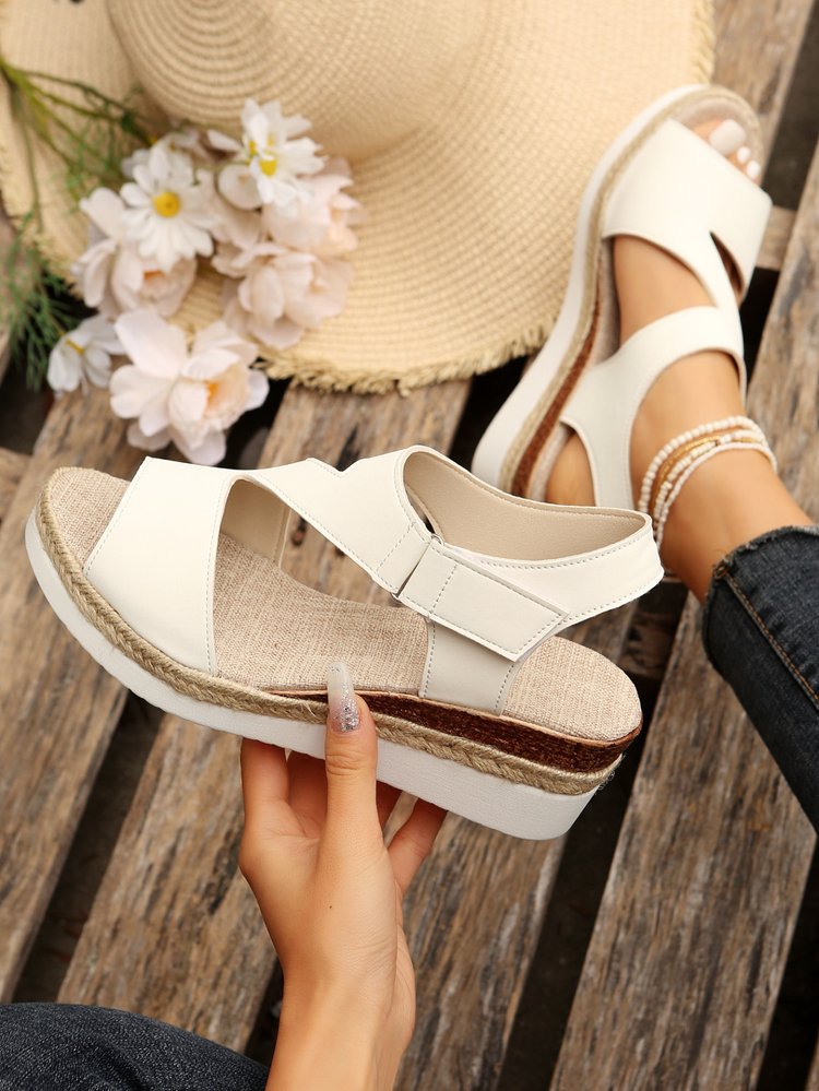 Flache Sandalen mit Plateausohle und Peep-Toe aus Webstoff