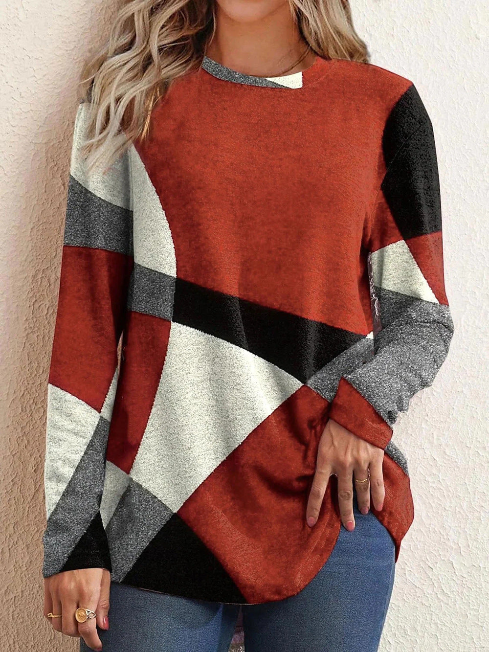 Langärmliges T-Shirt mit kontrastierendem geometrischem Print