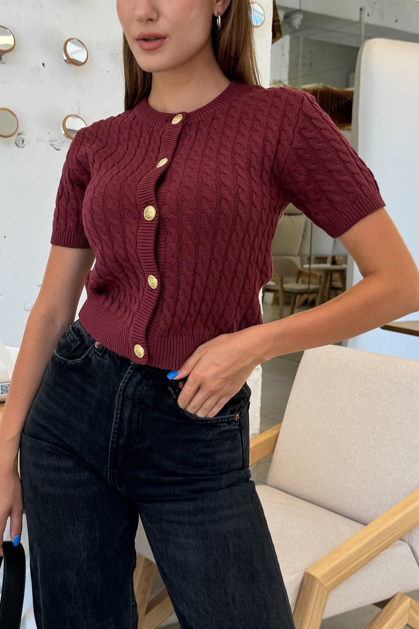 Slim-fit round neck knit short-sleeved cardigan