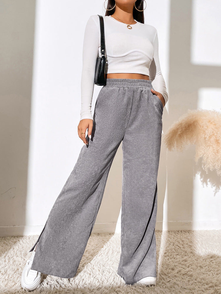 Cordhose mit hohem Bund und Schlitz am Saum