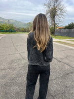 Tie-dye distressed style round neck sweatshirt and pants suit