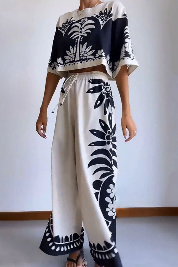 Lockeres Kurzarmoberteil und Hose mit weitem Bein im Tropical Island-Stil