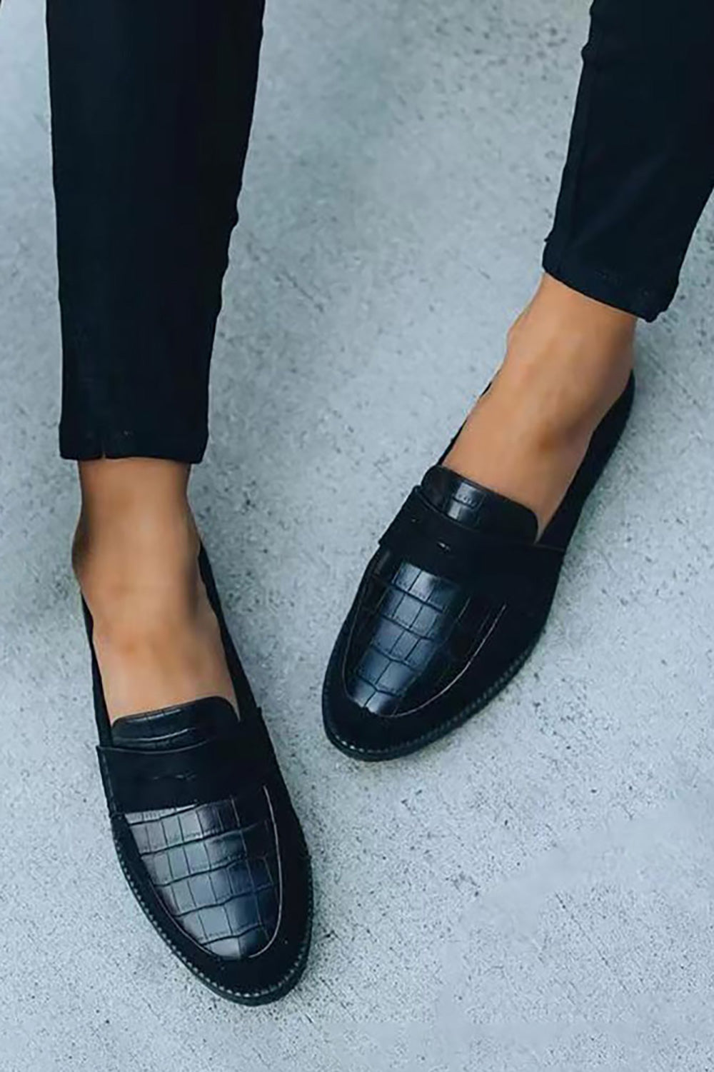 Schwarze Mary Jane Schuhe mit Krokodilmuster