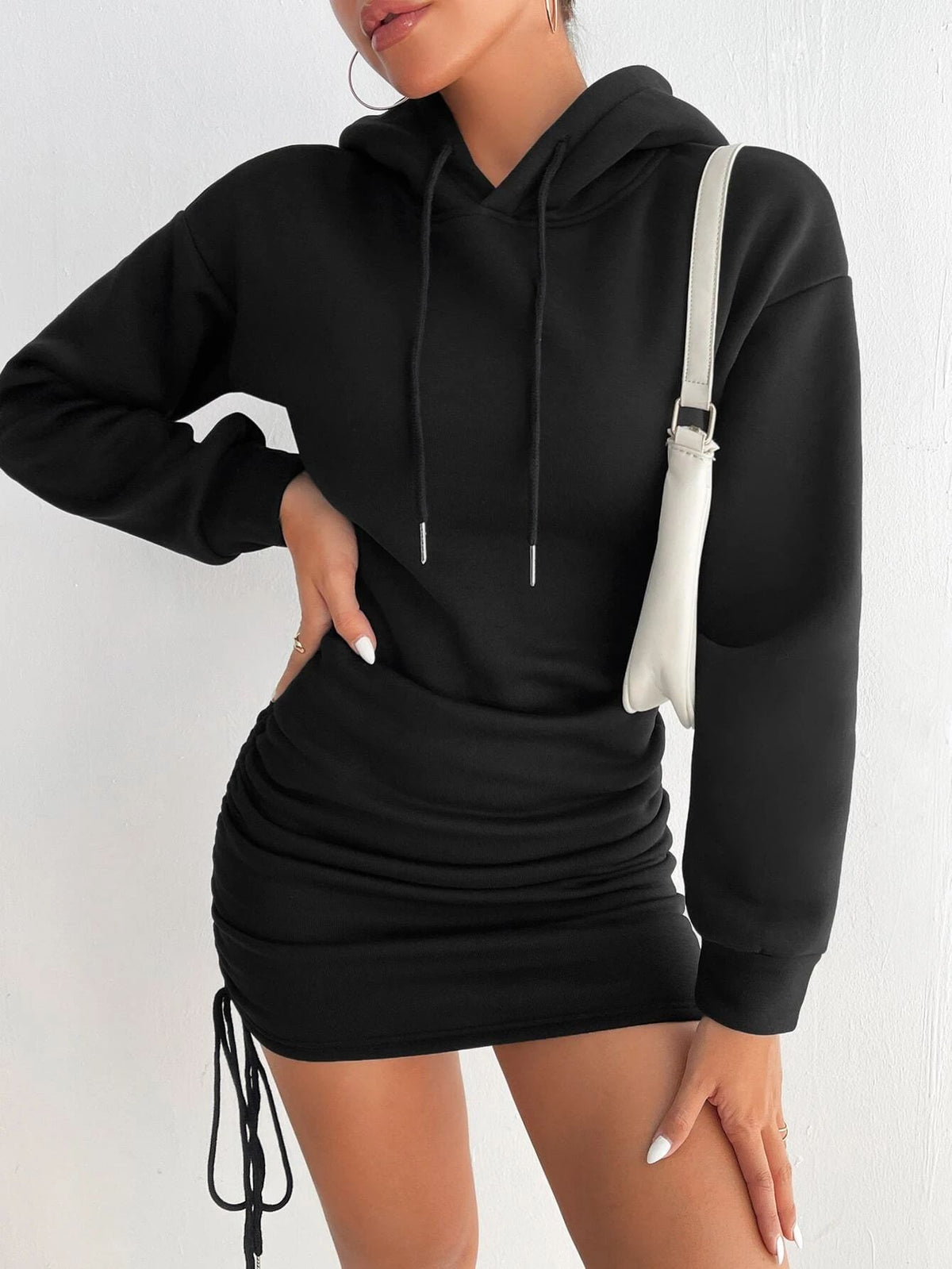 Sweatshirtkleid mit Kapuze, Kordelzug und Rüschen