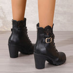 Kurze Schnürstiefel mit dickem Absatz und Schnürung