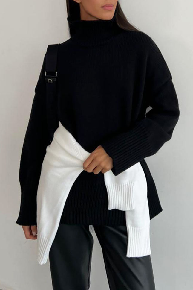 Lockerer, einfarbiger Strickpullover mit halbem Rollkragen