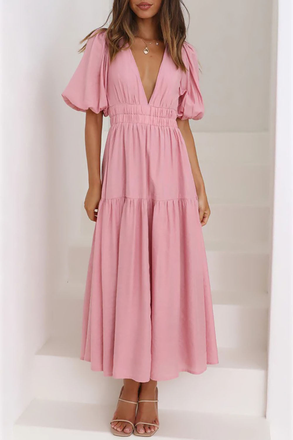 Vestido midi com manga lanterna e decote em V com cintura marcada