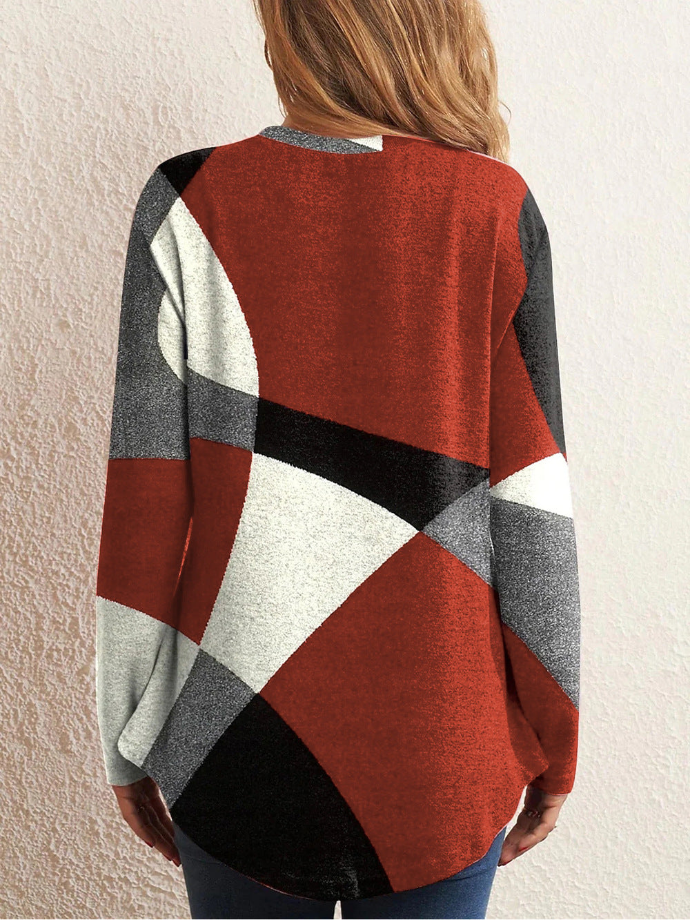 Langärmliges T-Shirt mit kontrastierendem geometrischem Print