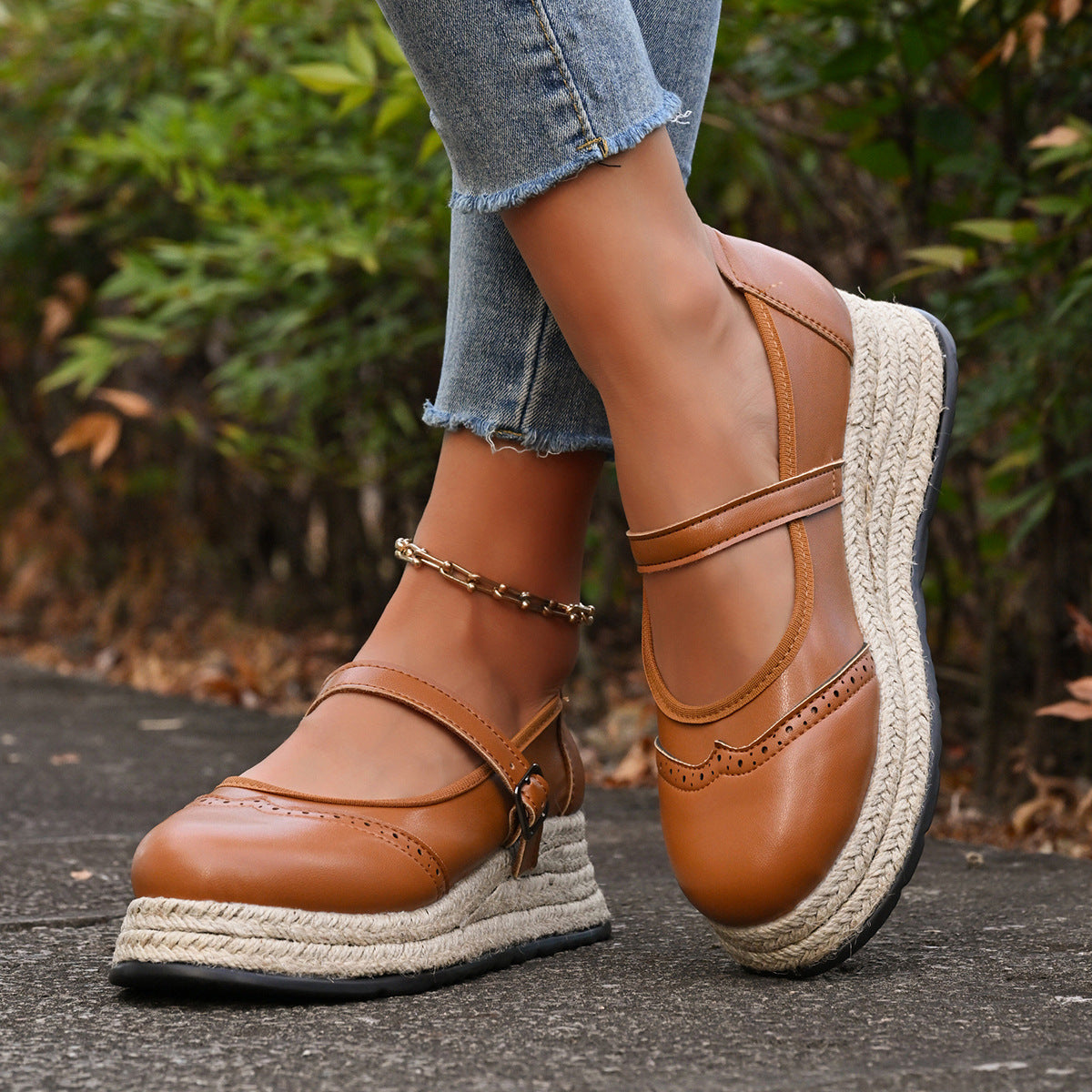 Retro-Espadrilles mit Keilabsatz und Mary-Jane-Schuhen