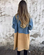 Mittellanger Denim-Patchworkmantel mit Anzugkragen