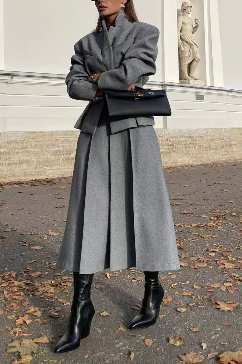 Costume deux pièces en laine à simple boutonnage, coupe slim, avec veste et jupe