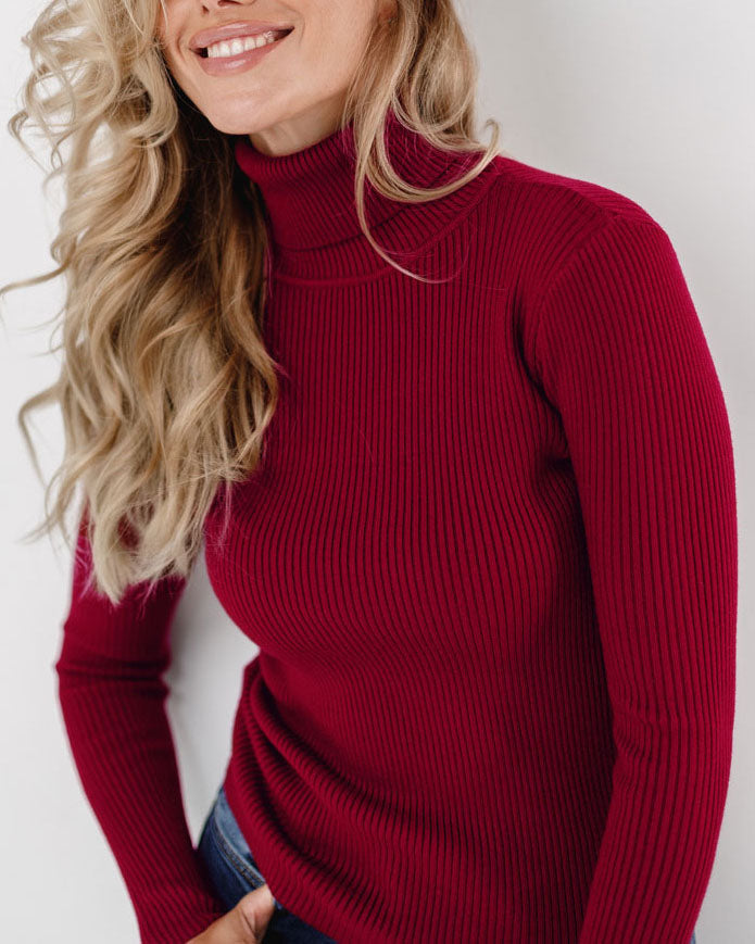 Pull tricoté à col roulé essentiel et polyvalent