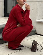 Set aus einreihiger Rippstrickjacke mit Revers und lockerer Hose