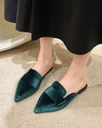 Pantoufles mules à bout pointu en daim