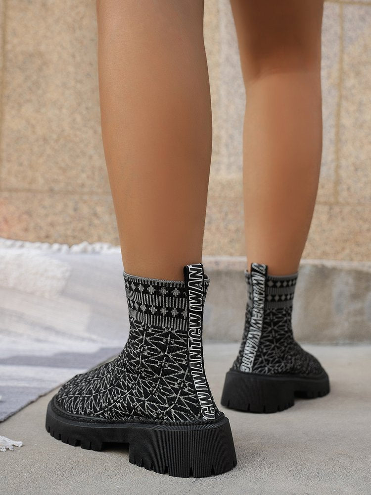 High-Top-Schornsteinstiefel aus Flyknit-Stretch mit geometrischem Muster