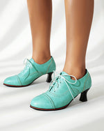 Geschnitzte Brogue-Stilettos im Vintage-Stil