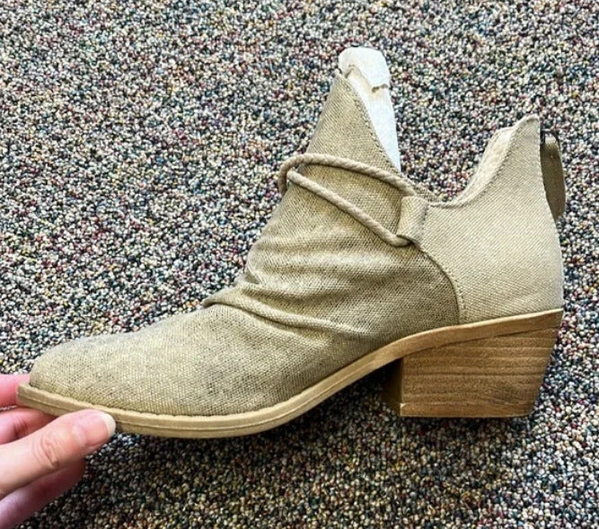 Botas de leopardo con punta en punta de lona rugosa