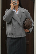 Stylish professional lapel and double-breasted design short wool coat