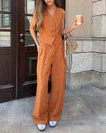 Bequemes Set aus ärmelloser Leinenweste und tief sitzender Hose